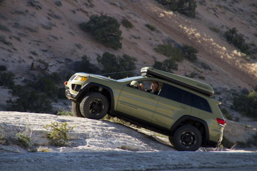  Jeep Grand Cherokee Overlander Concept 2015 года  (фото 12 из 19)
